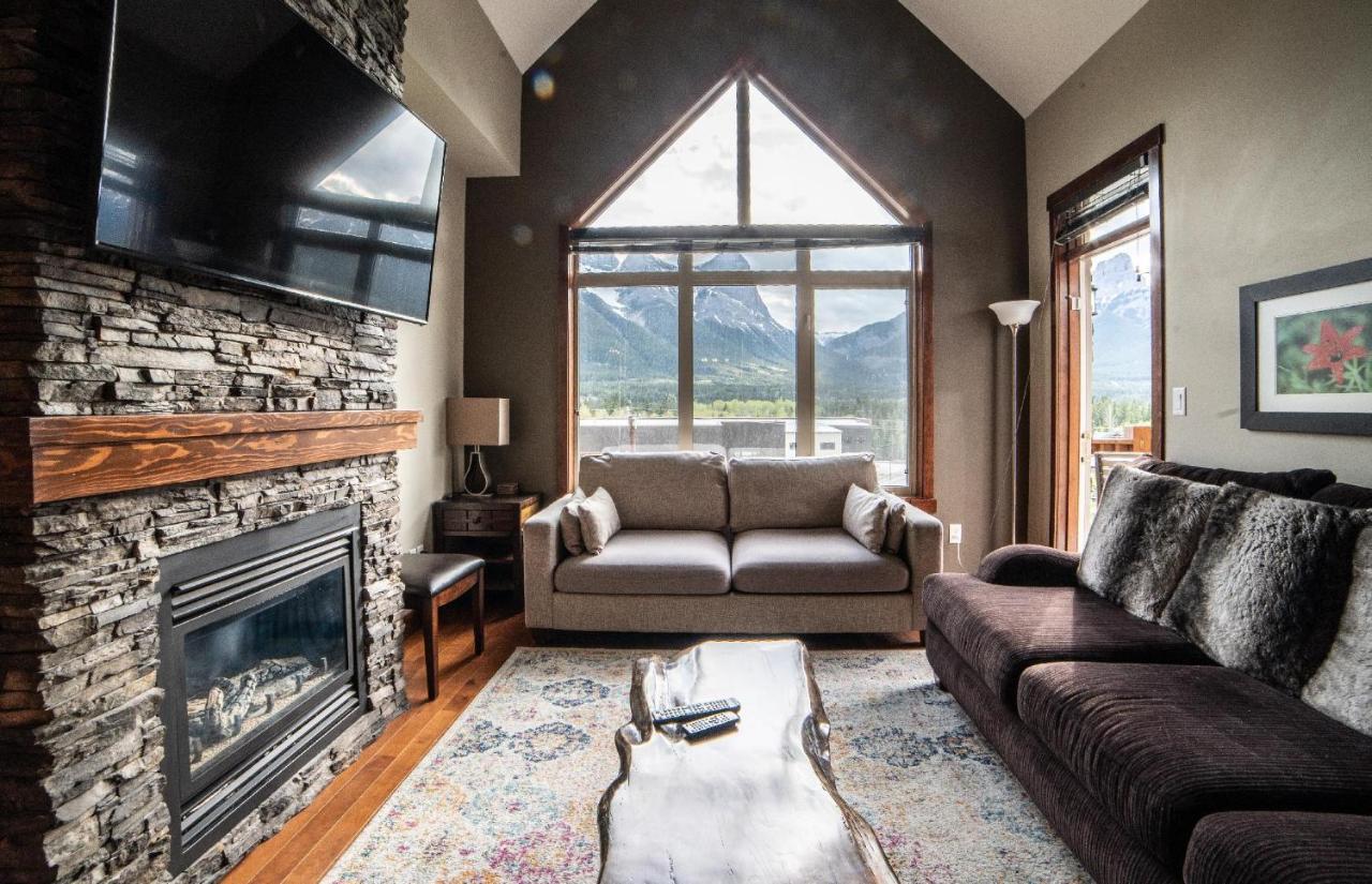 Holiday home Spacious Penthouse Suite-king Beds-pool & Hot Tub *