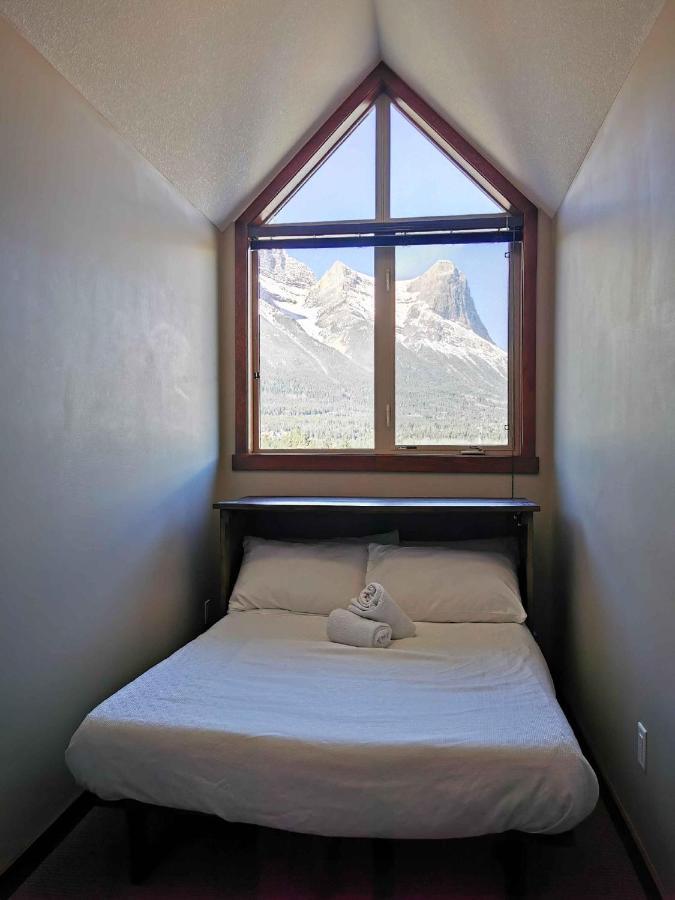 Spacious Penthouse Suite-king Beds-pool & Hot Tub Holiday home *