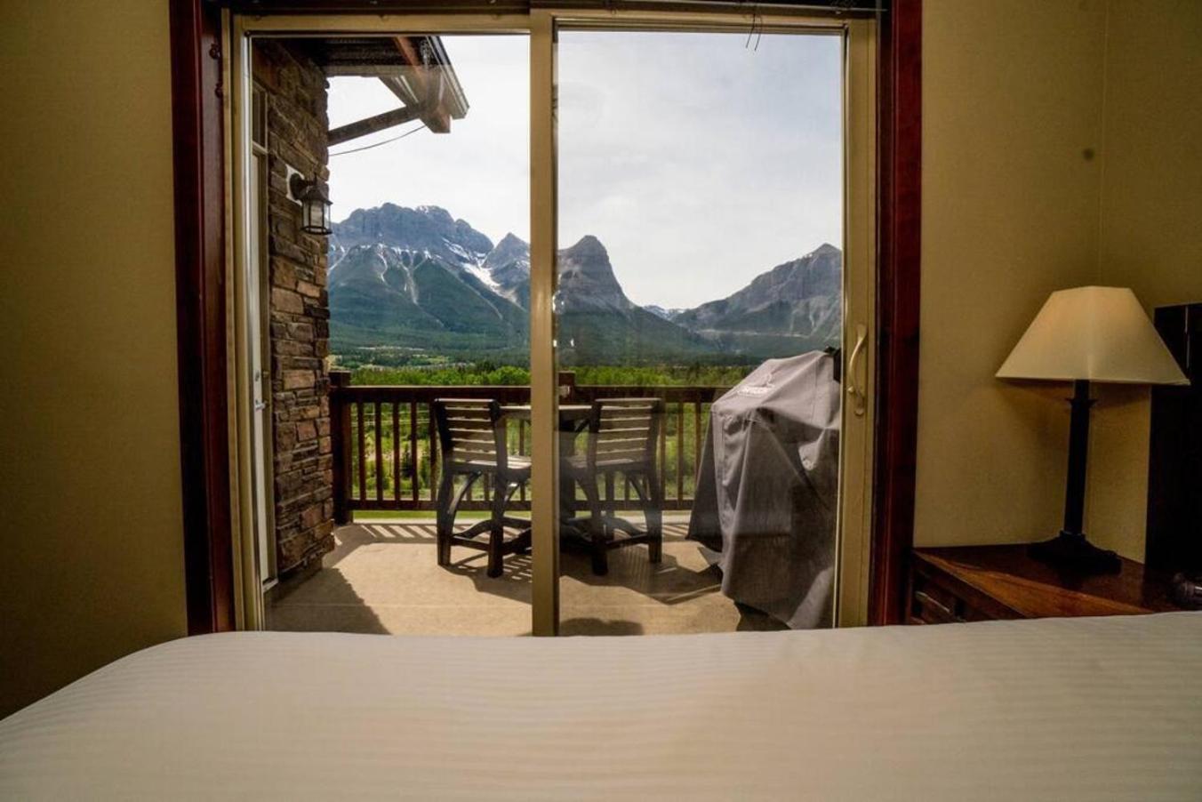 Spacious Penthouse Suite-king Beds-pool & Hot Tub *
