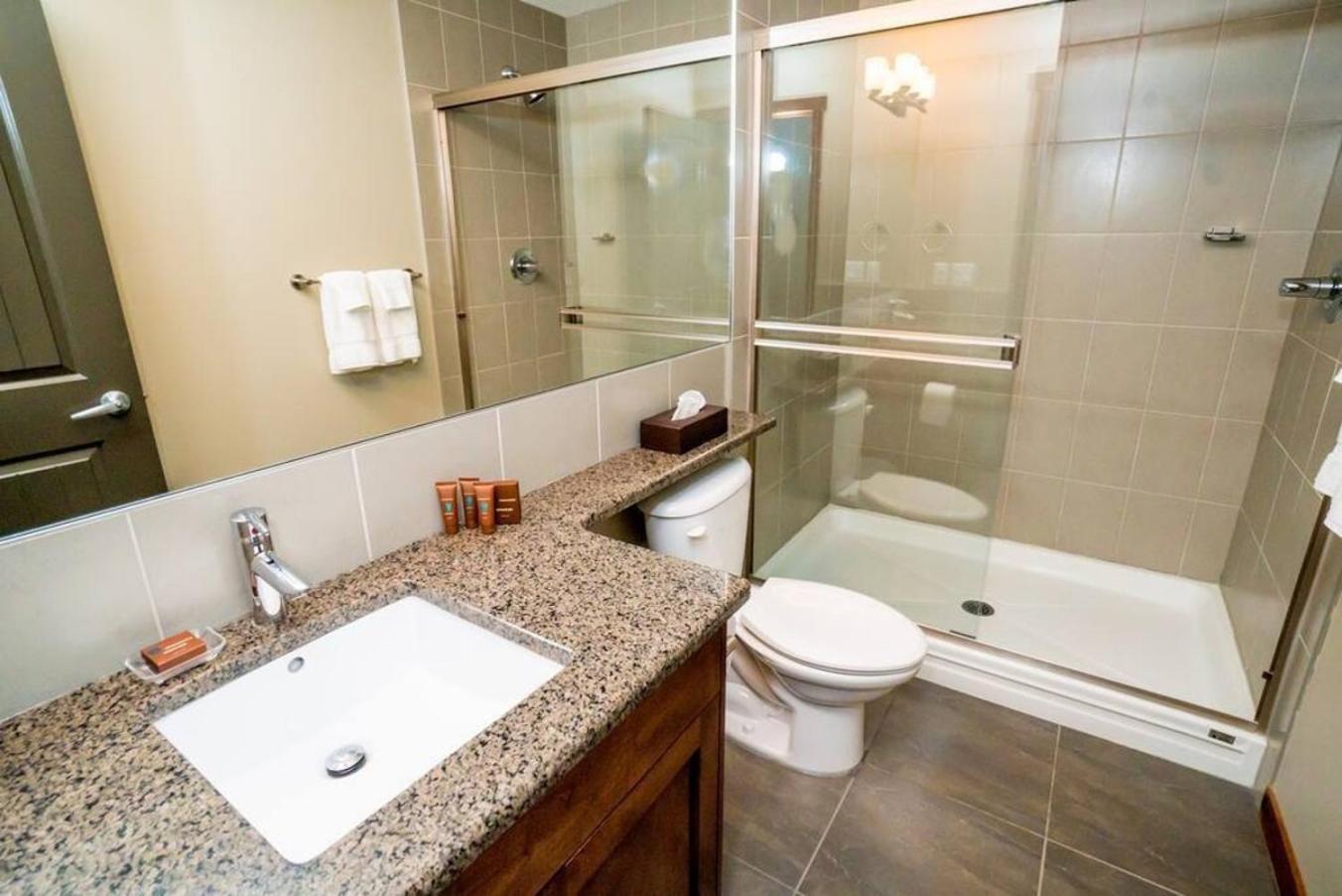 Spacious Penthouse Suite-king Beds-pool & Hot Tub Holiday home