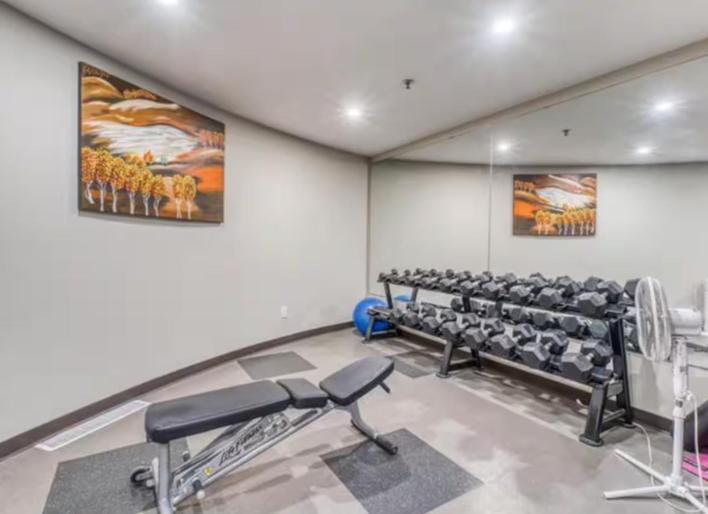 Holiday home Spacious Penthouse Suite-king Beds-pool & Hot Tub Canmore